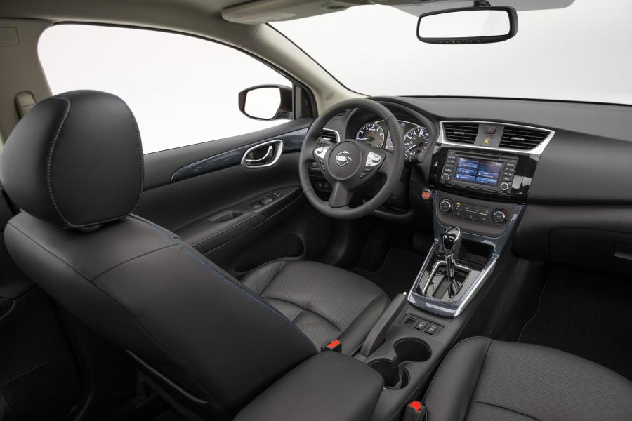  Nissan Sentra SR 2016 года  (фото 9 из 10)
